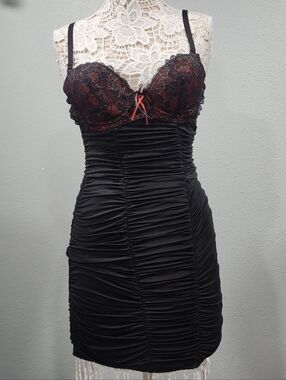 Fashion Magazine Black Ruched Bodycon Dress with Red Lace Shimmer Bra Bust S